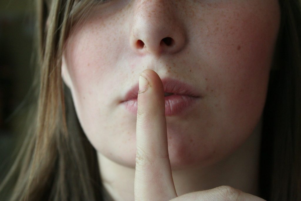 En rang et en silence après la récré, une occasion manquée!